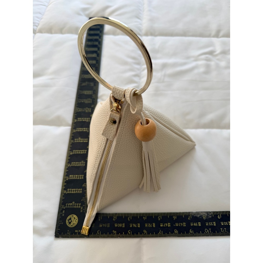 Cream Pebbled Faux Leather Pyramid Wristlet Clutch Gold Ring Handle Tassel Bag